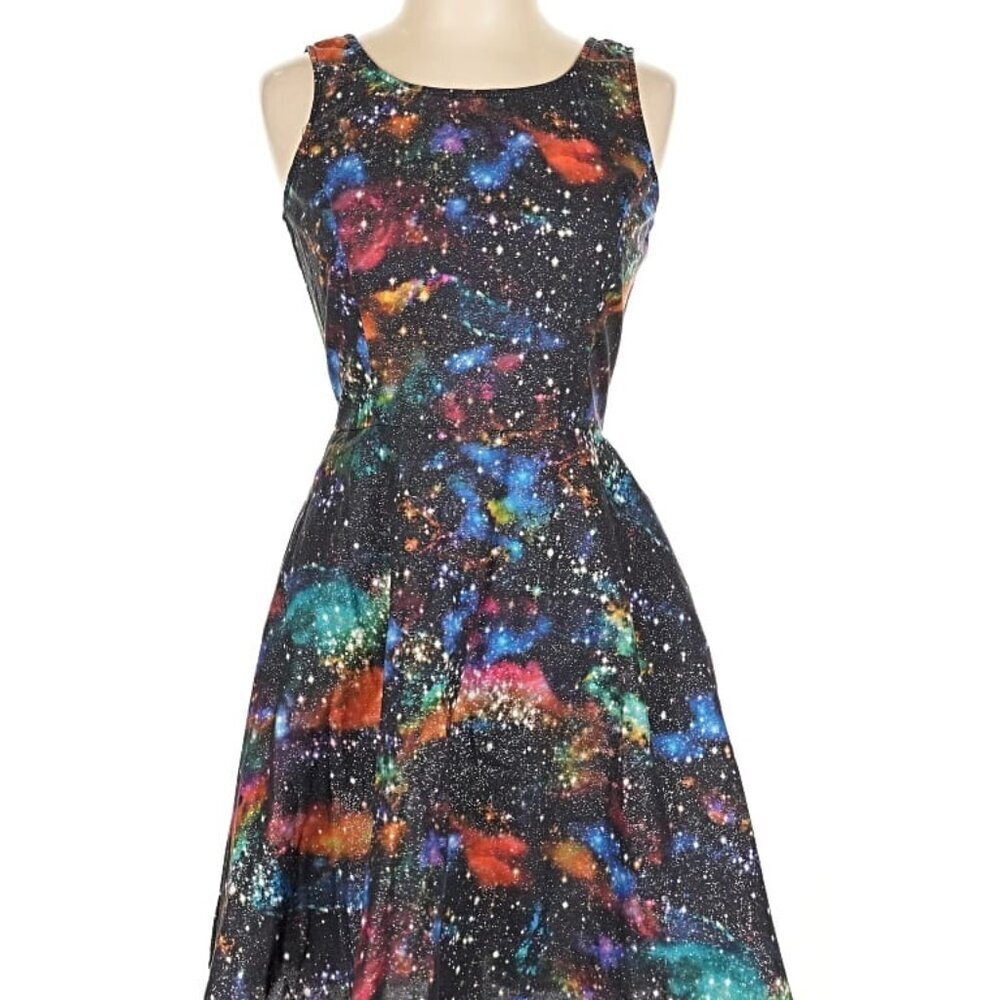 Retrolicious Space Dress - Picture 2 of 4